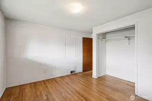 12069 Lakeside Pl NE, Seattle, WA 98125 - Photo 11