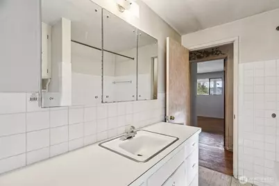 12069 Lakeside Place NE, Seattle, WA 98125 - Photo 9