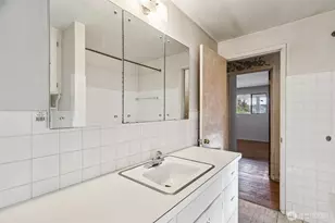 12069 Lakeside Pl NE, Seattle, WA 98125 - Photo 9