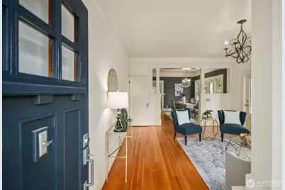 6032 31st Avenue NE, Seattle, WA 98115 - Photo 3