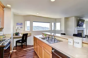 2324 W Newton St, Seattle, WA 98119 - Photo 9