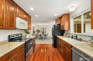 21040 121st Pl SE, Kent, WA 98031 - Photo 9