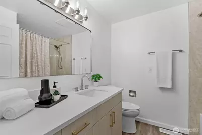 15329 SE 43rd Pl, Bellevue, WA 98006 - Photo 17