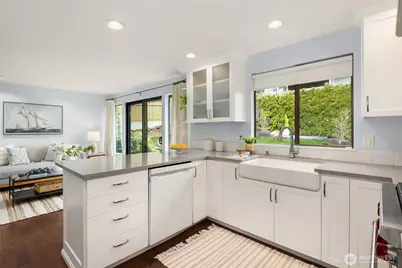 18430 NE 15th Place, Bellevue, WA 98008 - Photo 11