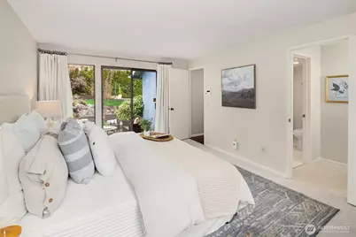 18430 NE 15th Place, Bellevue, WA 98008 - Photo 17