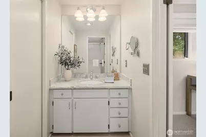 18430 NE 15th Place, Bellevue, WA 98008 - Photo 19