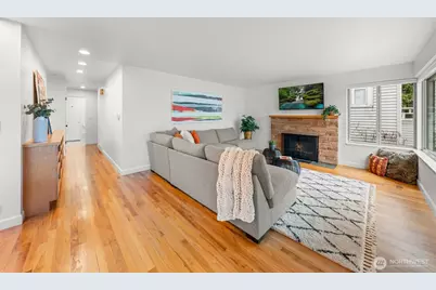 5053 36th Avenue NE, Seattle, WA 98105 - Photo 3