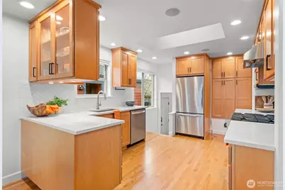 5053 36th Avenue NE, Seattle, WA 98105 - Photo 9