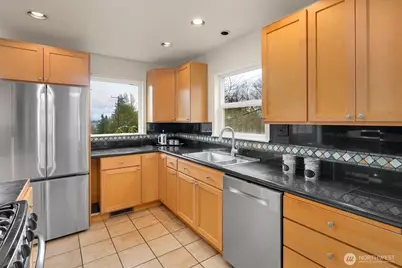 1526 N 107th Street, Seattle, WA 98133 - Photo 5