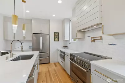 408 Aloha Street, Seattle, WA 98109 - Photo 9