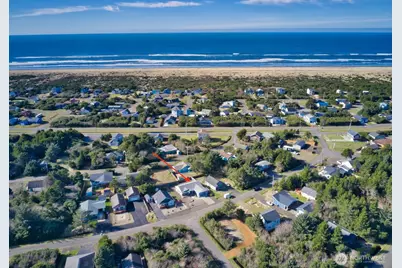 401 Seashore Street SW, Ocean Shores, WA 98569 - Photo 33