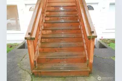 901 Pleasant Avenue, Bremerton, WA 98337 - Photo 3