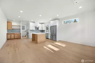 1412 N 47th St, Seattle, WA 98103 - Photo 13