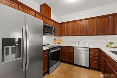 1731 10th Avenue NE #B215, Issaquah, WA 98029 - Photo 3