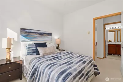 1731 10th Avenue NE #B215, Issaquah, WA 98029 - Photo 15