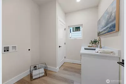 910 15th Avenue #B, Seattle, WA 98122 - Photo 17