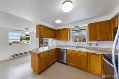 809 NE Perkins Street, Coupeville, WA 98239 - Photo 9