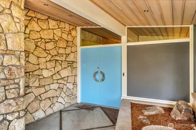 6437 Hampton Road S, Seattle, WA 98118 - Photo 3