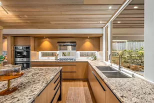 6437 Hampton Rd S, Seattle, WA 98118 - Photo 15