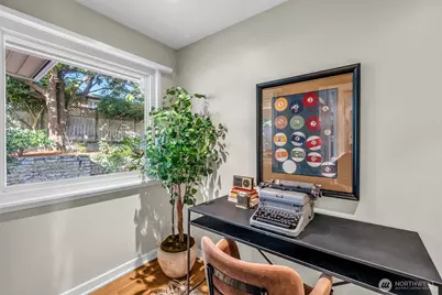 6437 Hampton Road S, Seattle, WA 98118 - Photo 19