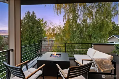 3959 1st Avenue NE #A, Seattle, WA 98105 - Photo 5