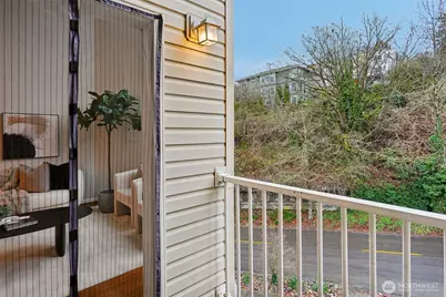2530 15th Avenue W #603, Seattle, WA 98119 - Photo 23