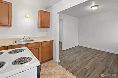 1029 S Division Street, Moses Lake, WA 98837 - Photo 5