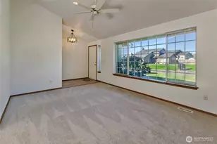 922 130th St E, Tacoma, WA 98445 - Photo 7