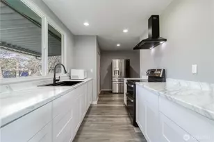 365 SE Highland Park Dr, College Place, WA 99324 - Photo 9