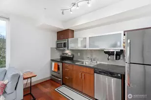 4547 8th Ave NE, Seattle, WA 98105 - Photo 7