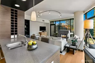 820 Blanchard St, Seattle, WA 98121 - Photo 15