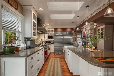 9225 Olympic View Drive, Edmonds, WA 98020 - Photo 13