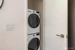 889 103rd Ave, Bellevue, WA 98004 - Photo 13