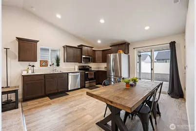 1104 W Maple Drive, Moses Lake, WA 98837 - Photo 9