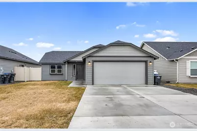 1104 W Maple Drive, Moses Lake, WA 98837 - Photo 1