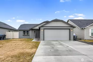 1104 W Maple Dr, Moses Lake, WA 98837 - Photo 1