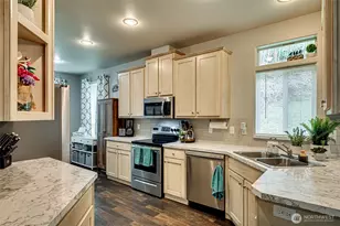 1020 Harmony Dr, Longview, WA 98632 - Photo 9