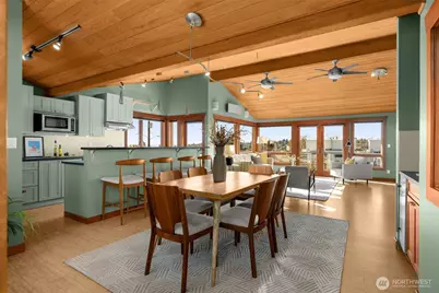 2572 13th Avenue W, Seattle, WA 98119 - Photo 7