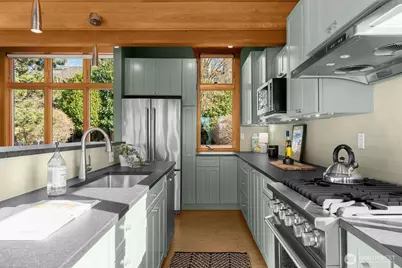 2572 13th Avenue W, Seattle, WA 98119 - Photo 11