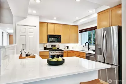 14627 SE Newport Way, Bellevue, WA 98006 - Photo 15