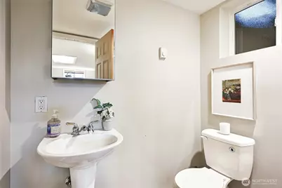 14627 SE Newport Way, Bellevue, WA 98006 - Photo 31