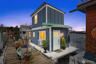 1080 W Ewing Street #E5, Seattle, WA 98119 - Photo 1