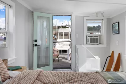 1080 W Ewing Street #E5, Seattle, WA 98119 - Photo 27