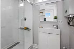 1080 W Ewing St, Seattle, WA 98119 - Photo 29