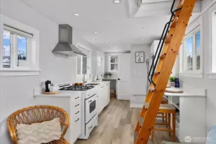 1080 W Ewing St, Seattle, WA 98119 - Photo 17