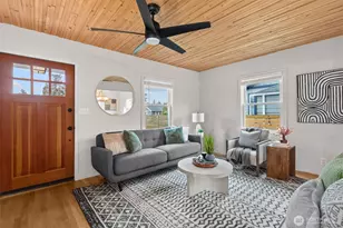 3915 SW Hinds St, Seattle, WA 98116 - Photo 3