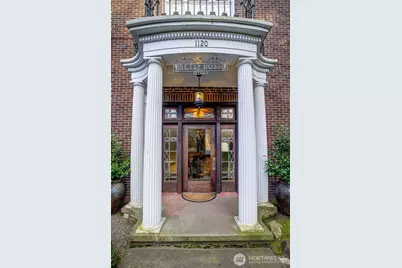 1120 17th Avenue #204, Seattle, WA 98122 - Photo 3