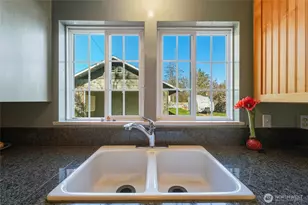 22 NW B St, College Place, WA 99324 - Photo 5