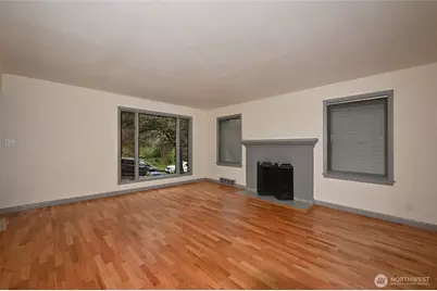 2418 Federal Avenue E, Seattle, WA 98102 - Photo 5