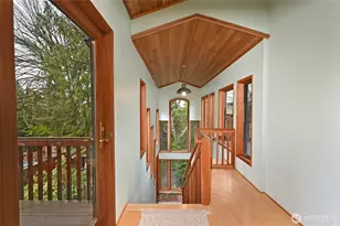 2418 Federal Ave E, Seattle, WA 98102 - Photo 17